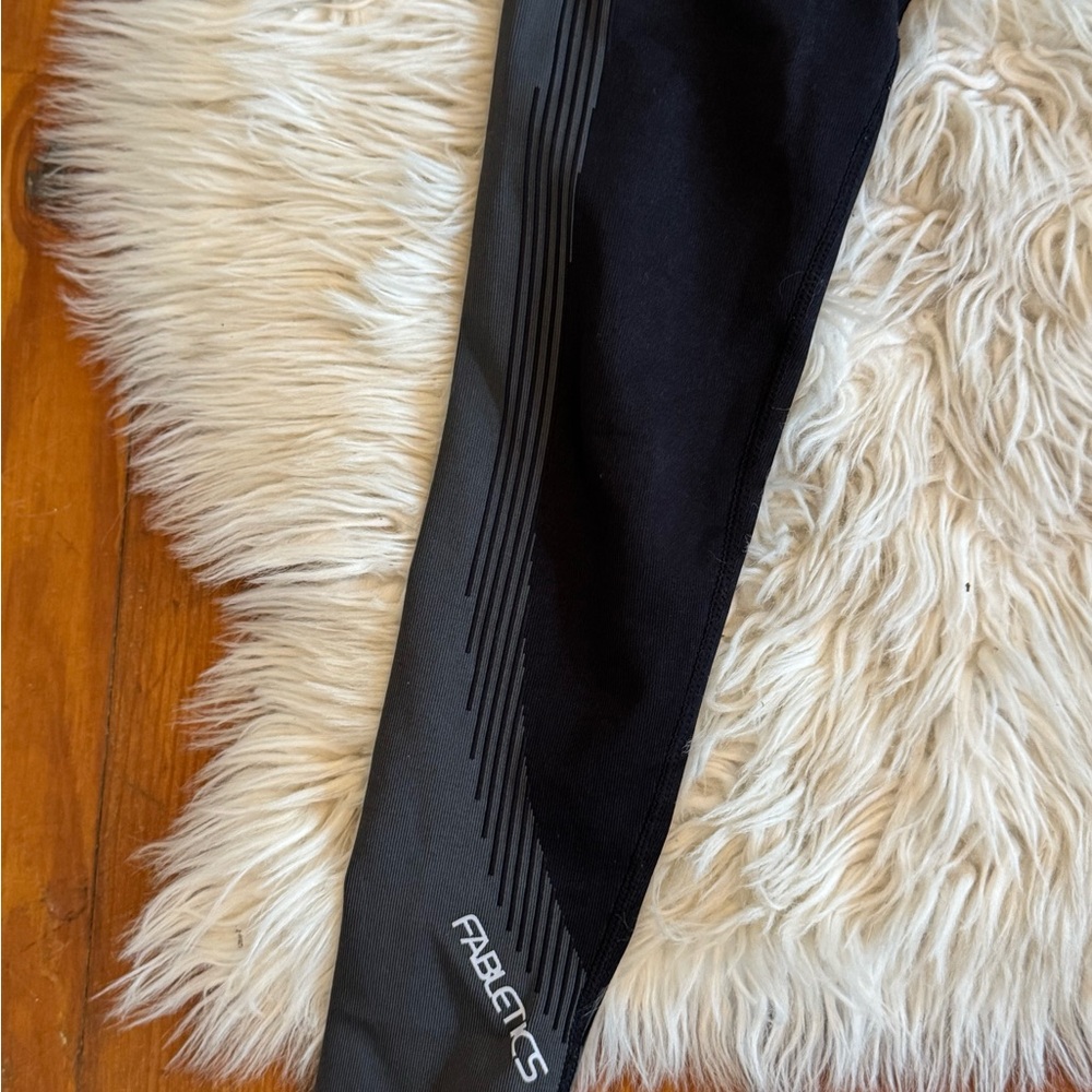 Fabletics Seamless Active Set - image 3